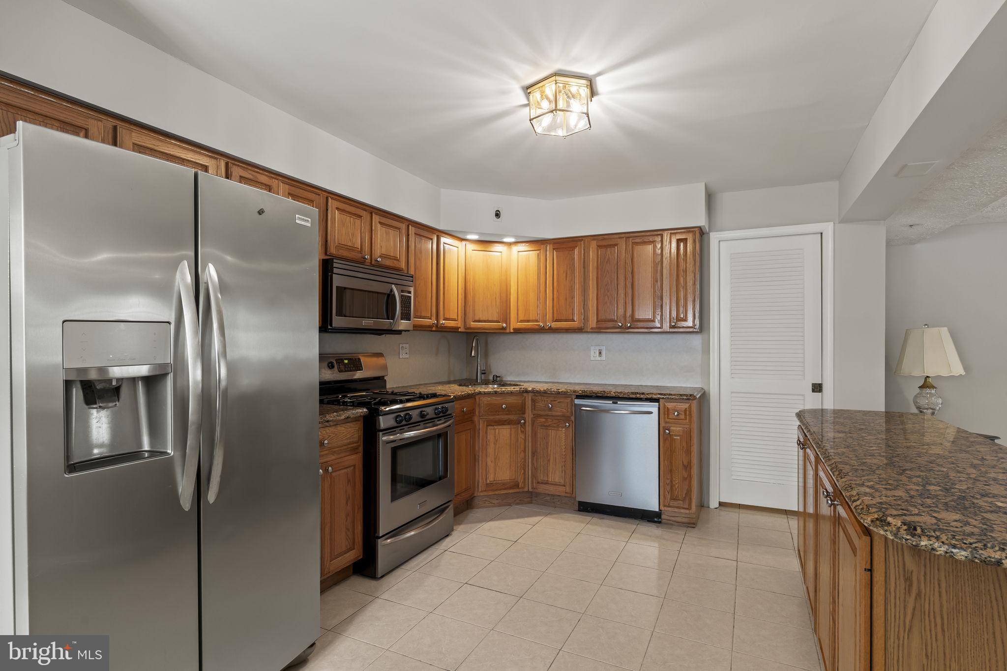 621 South Forklanding Road Maple Shade, NJ 08052 - Photo 7 of 45 Kitchen