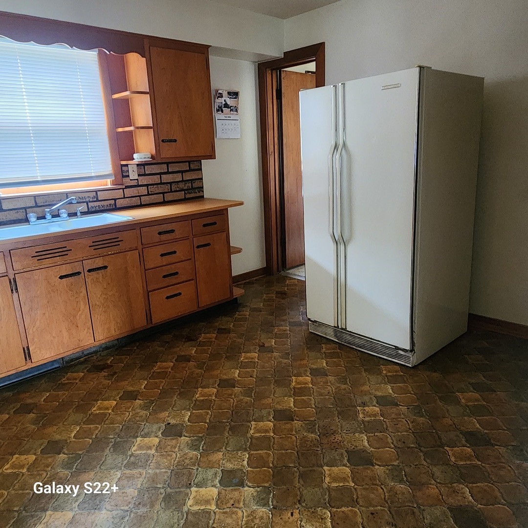 426 6th Street Peru, IL 61354 - Photo 3 of 8