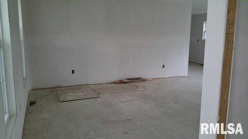 401 North Reeder Mounds, IL 62964 - Photo 3 of 11 Gallery Image 3
