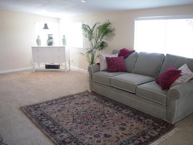 3656 West Birchfield Road Moxee, WA 98936 - Photo 15 of 31 a living room with furniture and a couch