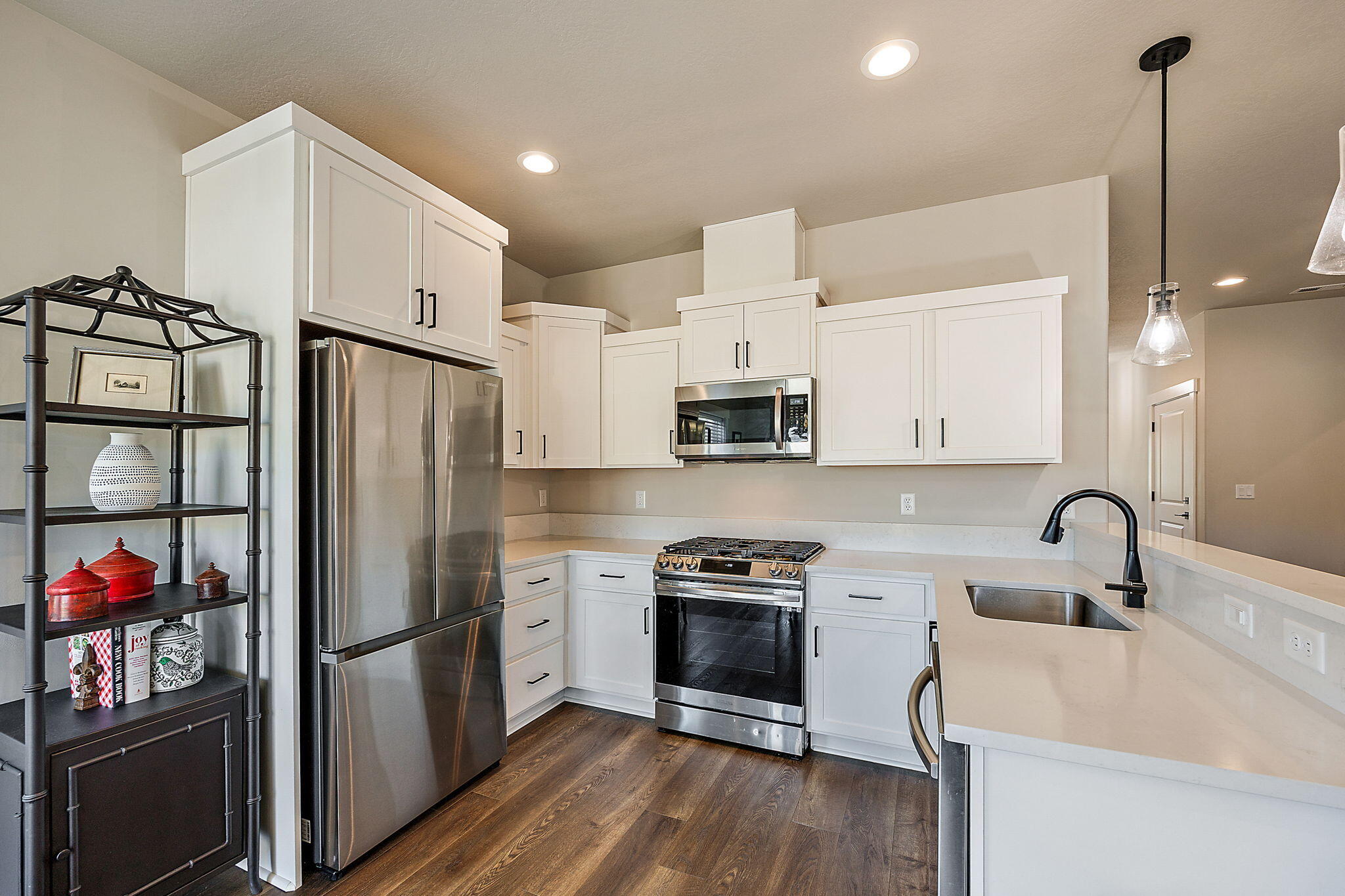 228 Christopher Way Talent, OR 97540 - Photo 21 of 58 23-web-or-mls-ApxCW (23)