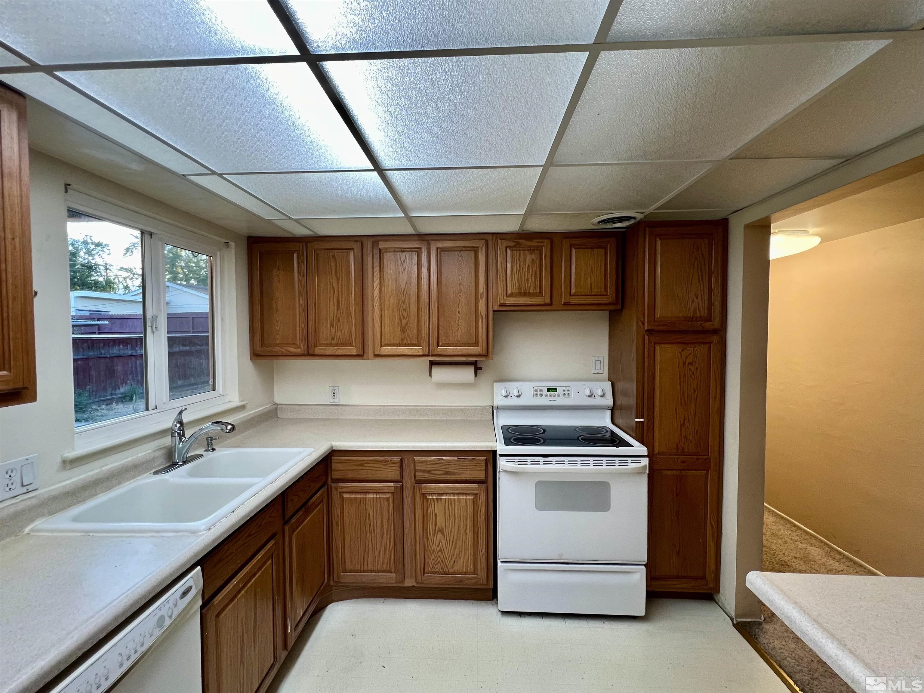 1575 Radcliffe Drive Reno, NV 89502 - Photo 12 of 31 Photo 12