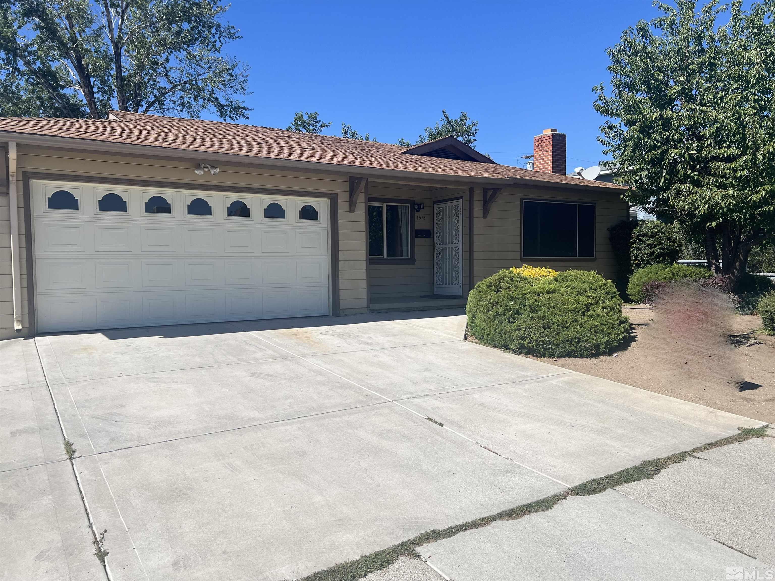 1575 Radcliffe Drive Reno, NV 89502 - Photo 2 of 31 Photo 2