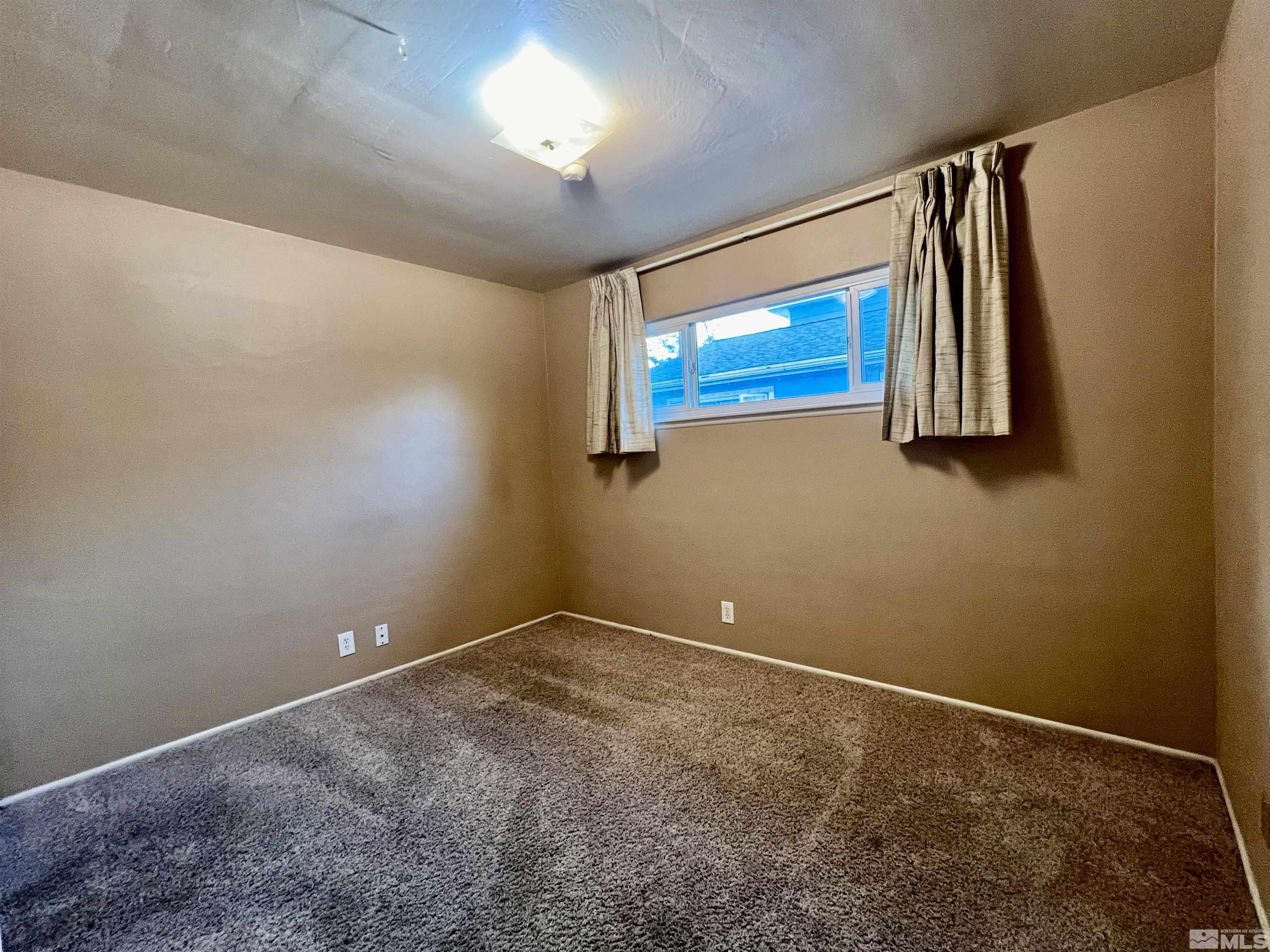 1575 Radcliffe Drive Reno, NV 89502 - Photo 21 of 31 Photo 21