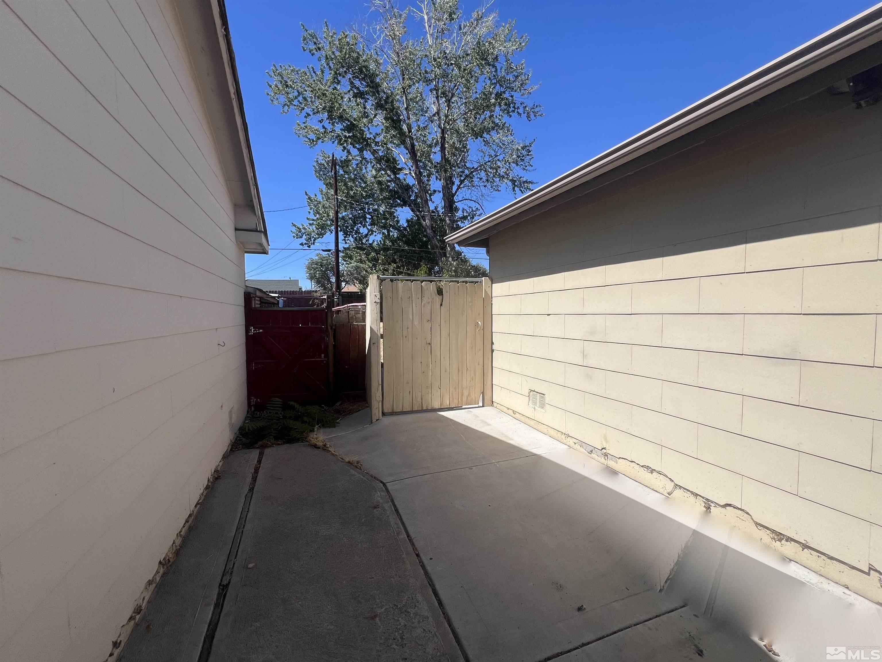 1575 Radcliffe Drive Reno, NV 89502 - Photo 28 of 31 Photo 28
