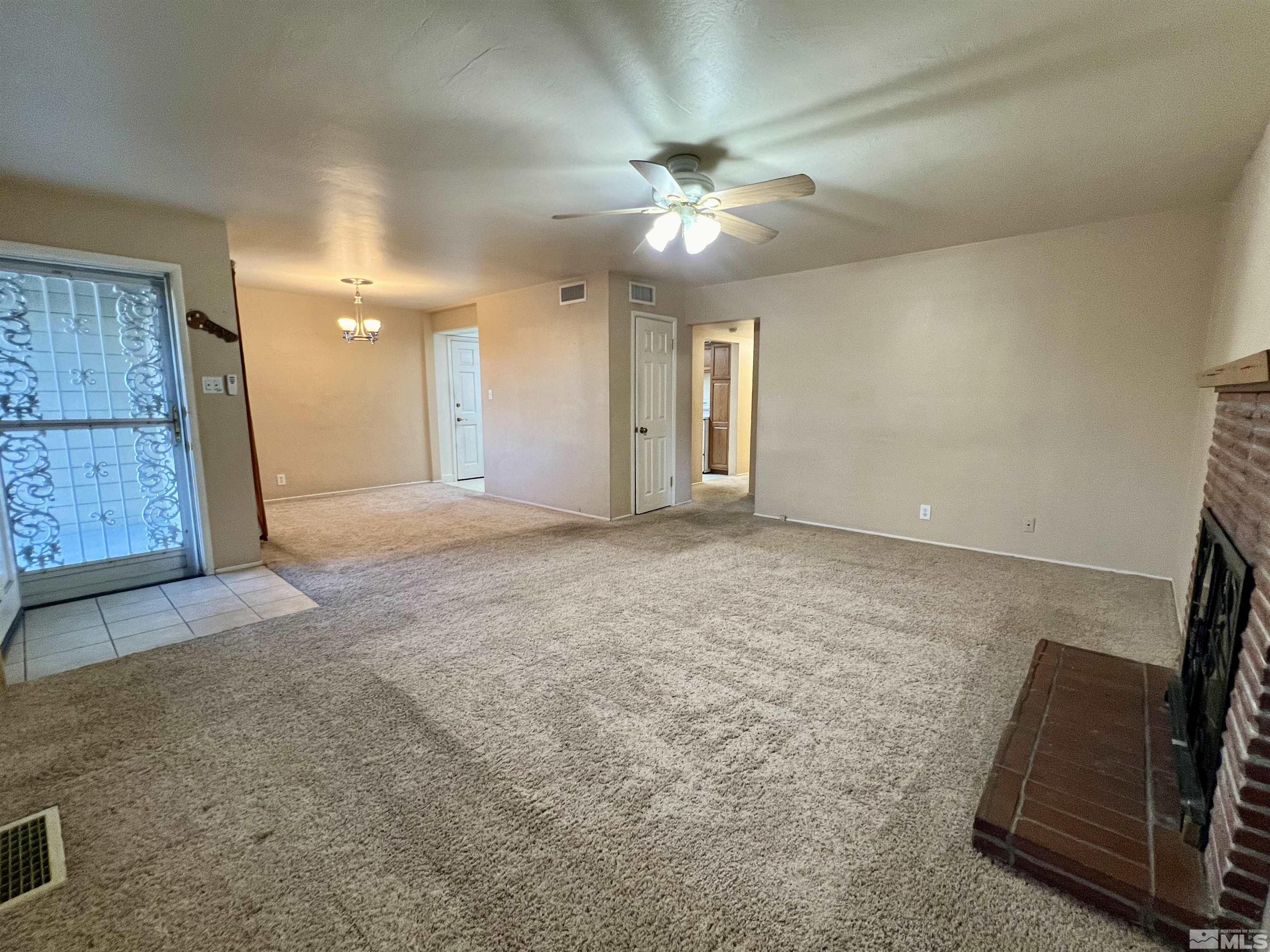 1575 Radcliffe Drive Reno, NV 89502 - Photo 4 of 31 Photo 4