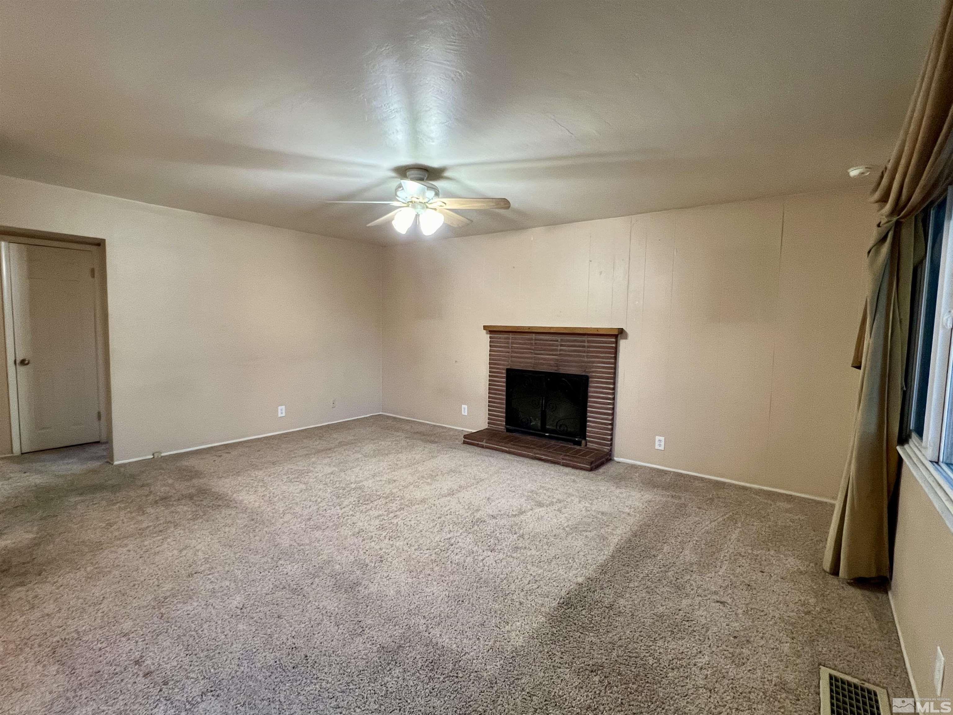 1575 Radcliffe Drive Reno, NV 89502 - Photo 9 of 31 Photo 9