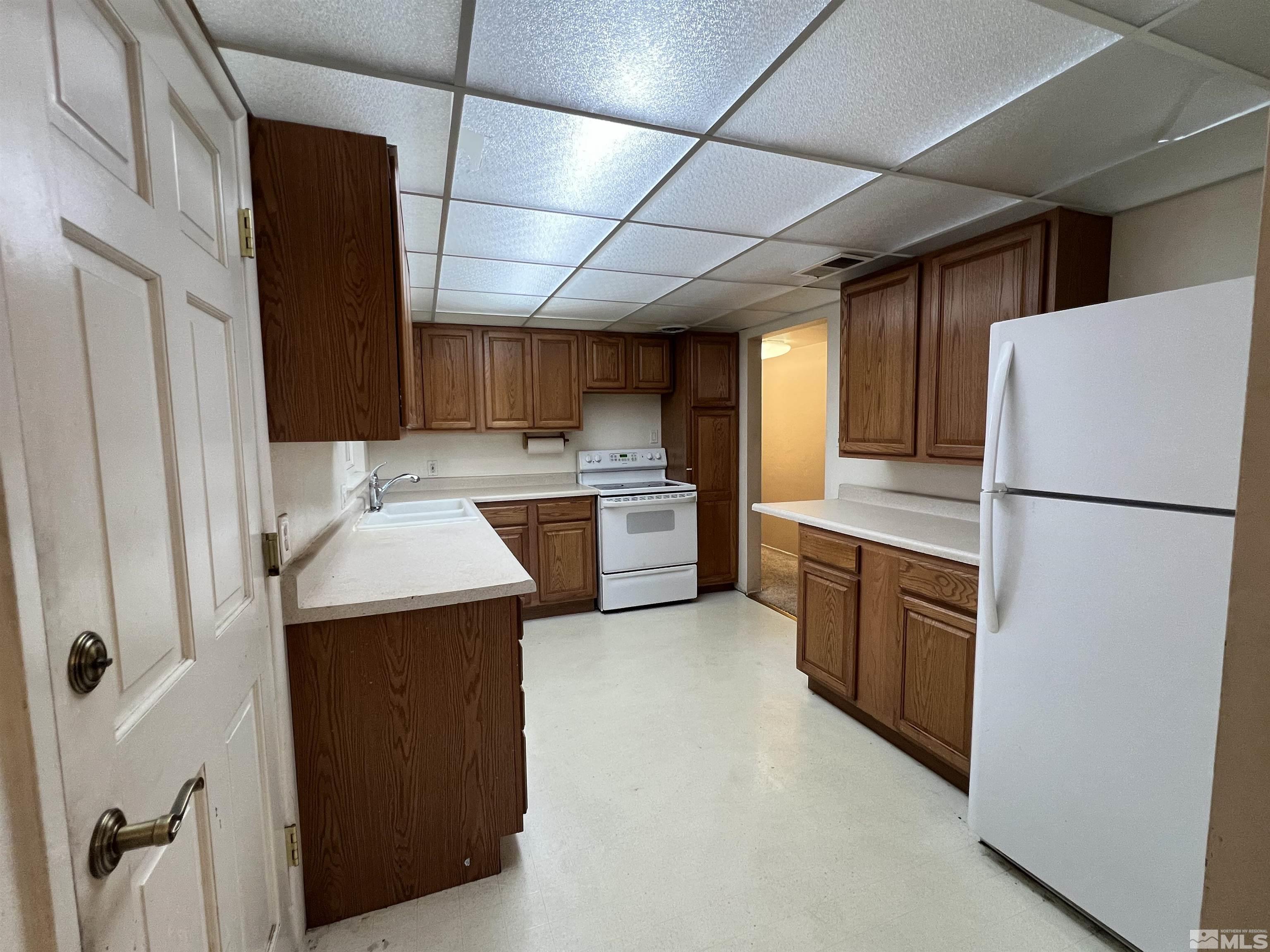 1575 Radcliffe Drive Reno, NV 89502 - Photo 10 of 31 Photo 10