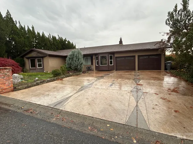 $500,000 | 3590 Country Club Drive, Lewiston, ID 83501