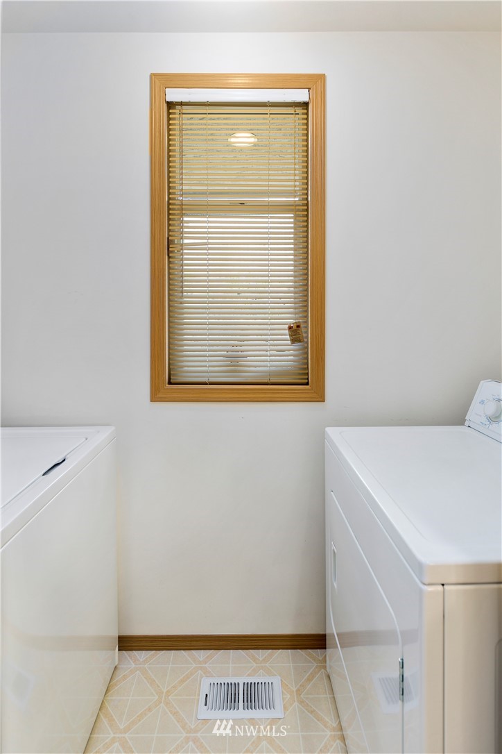 1210 Dayton Place Northeast Renton, WA 98056 - Photo 18 of 26 Gallery Image 18