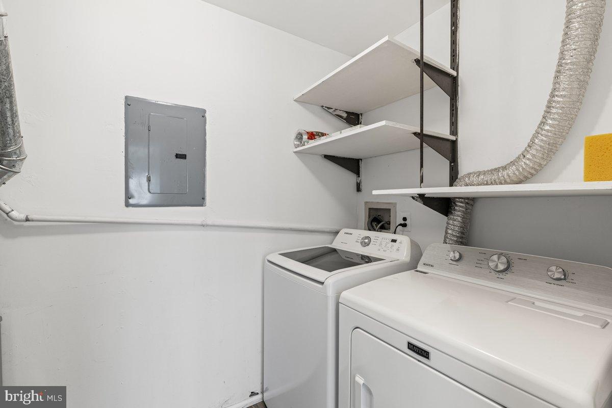 9 Devon Court Robbinsville, NJ 08691 - Photo 9 of 22 a utility room with dryer and washer