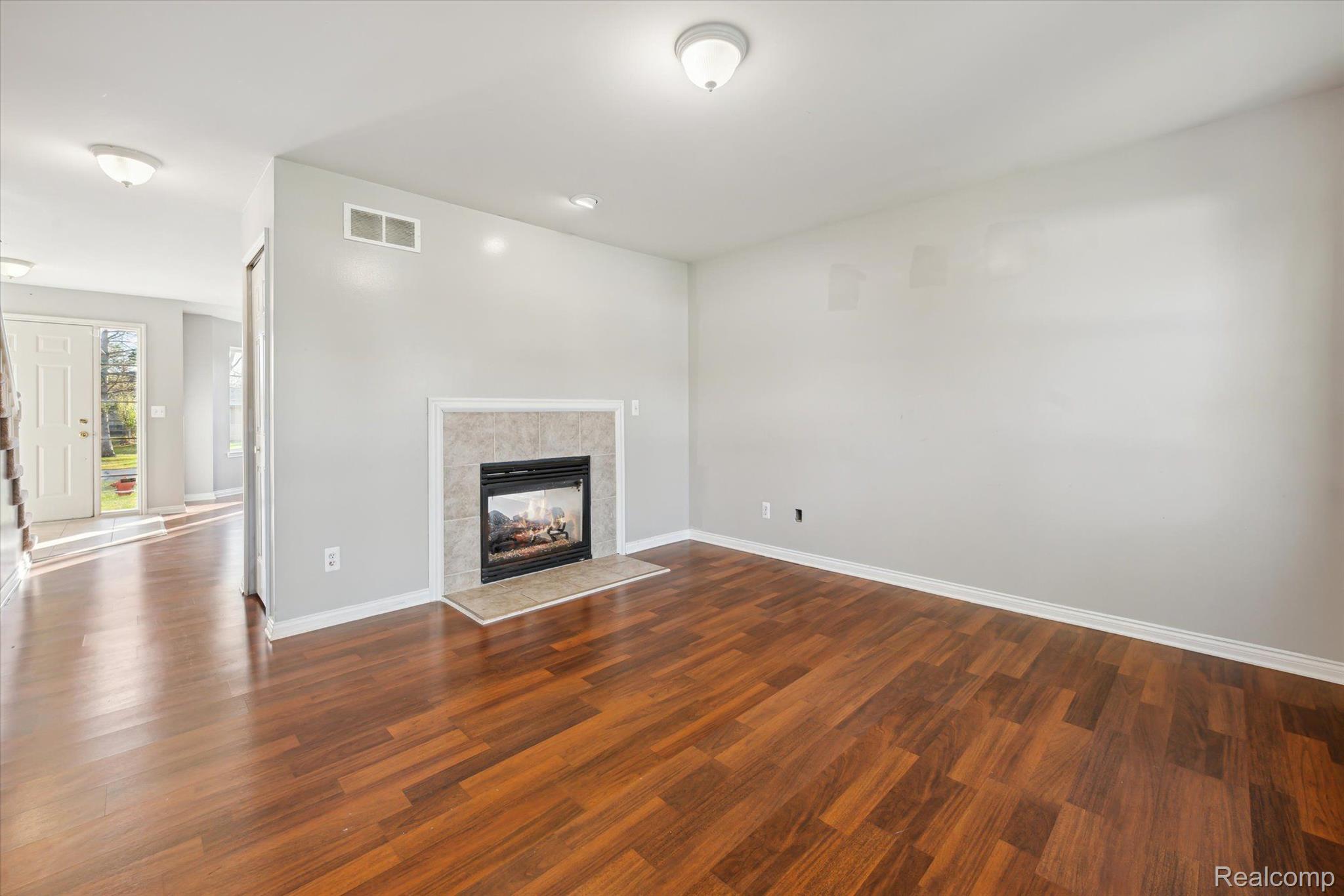 205 Eastlawn Drive Rochester, MI 48307 - Photo 11 of 46 Gallery Image 11