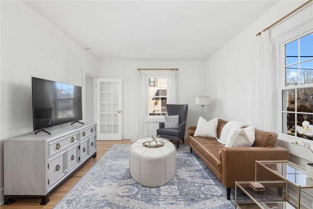 17 Old Beach Road Newport, RI 02840 - Photo 11 of 42