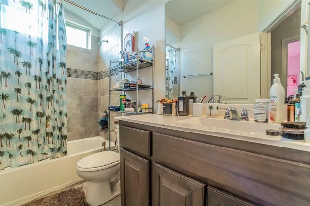 $365,000 | 1808 Creekwood Drive, Cleburne, TX 76033