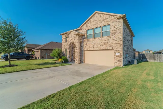 $365,000 | 1808 Creekwood Drive, Cleburne, TX 76033