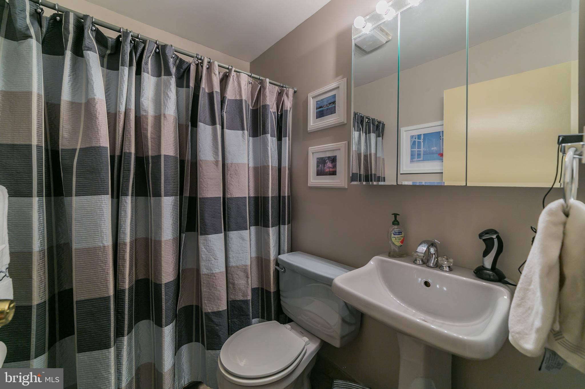 45 Bittersweet Road Levittown, PA 19057 - Photo 23 of 29 Gallery Image 23