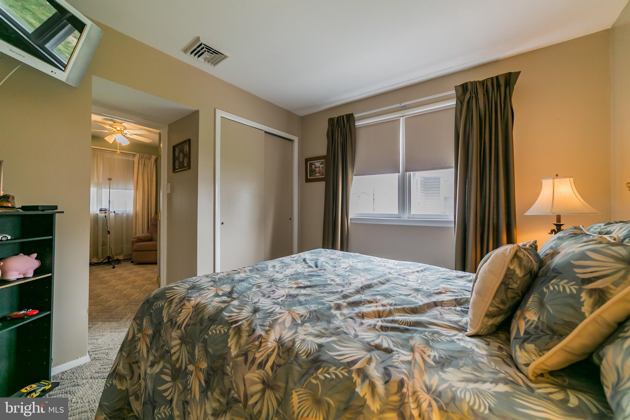 45 Bittersweet Road Levittown, PA 19057 - Photo 9 of 29 Gallery Image 9