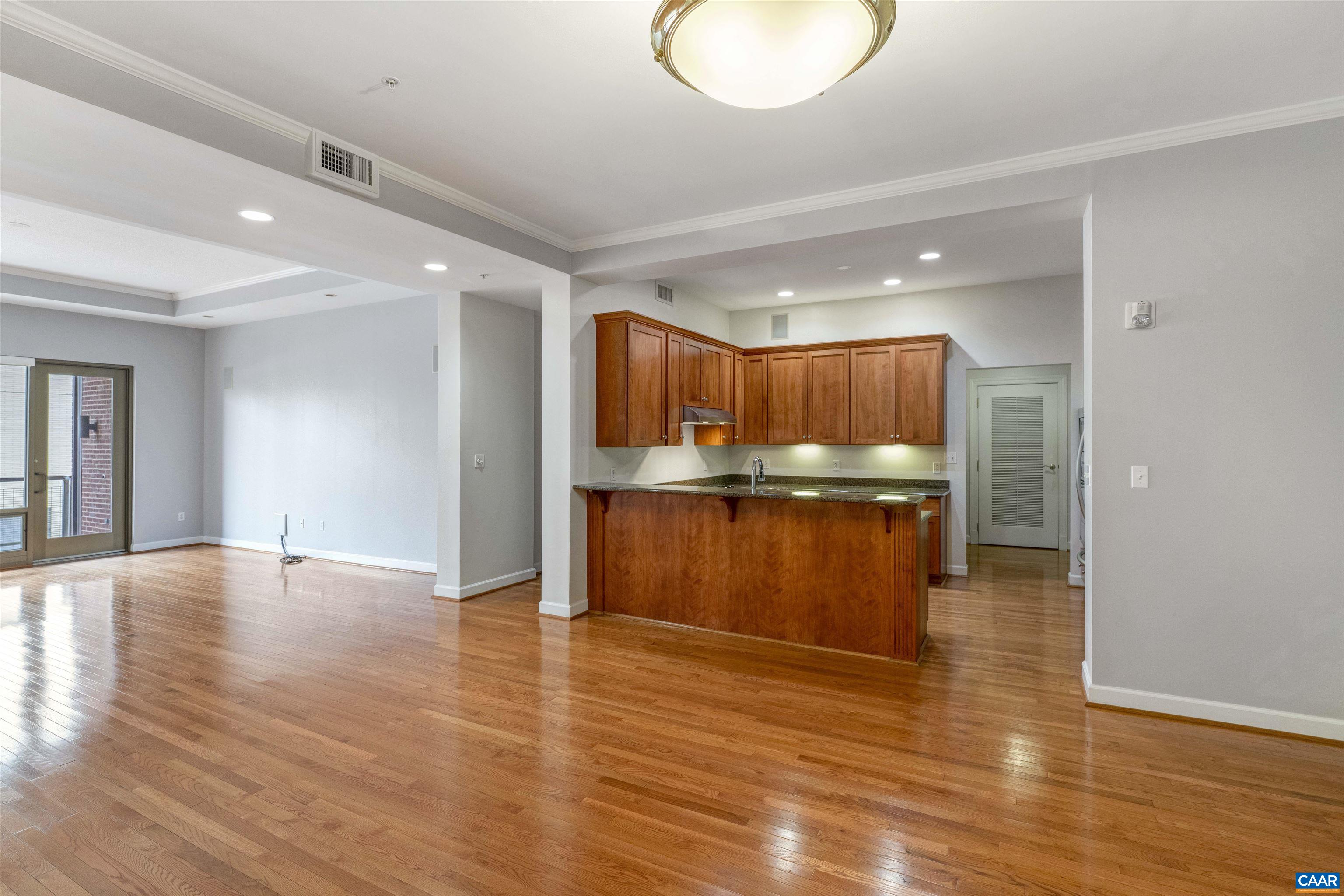 112 5th Street Southeast, Unit 3D RENTAL Charlottesville, VA 22902 - Photo 16 of 33