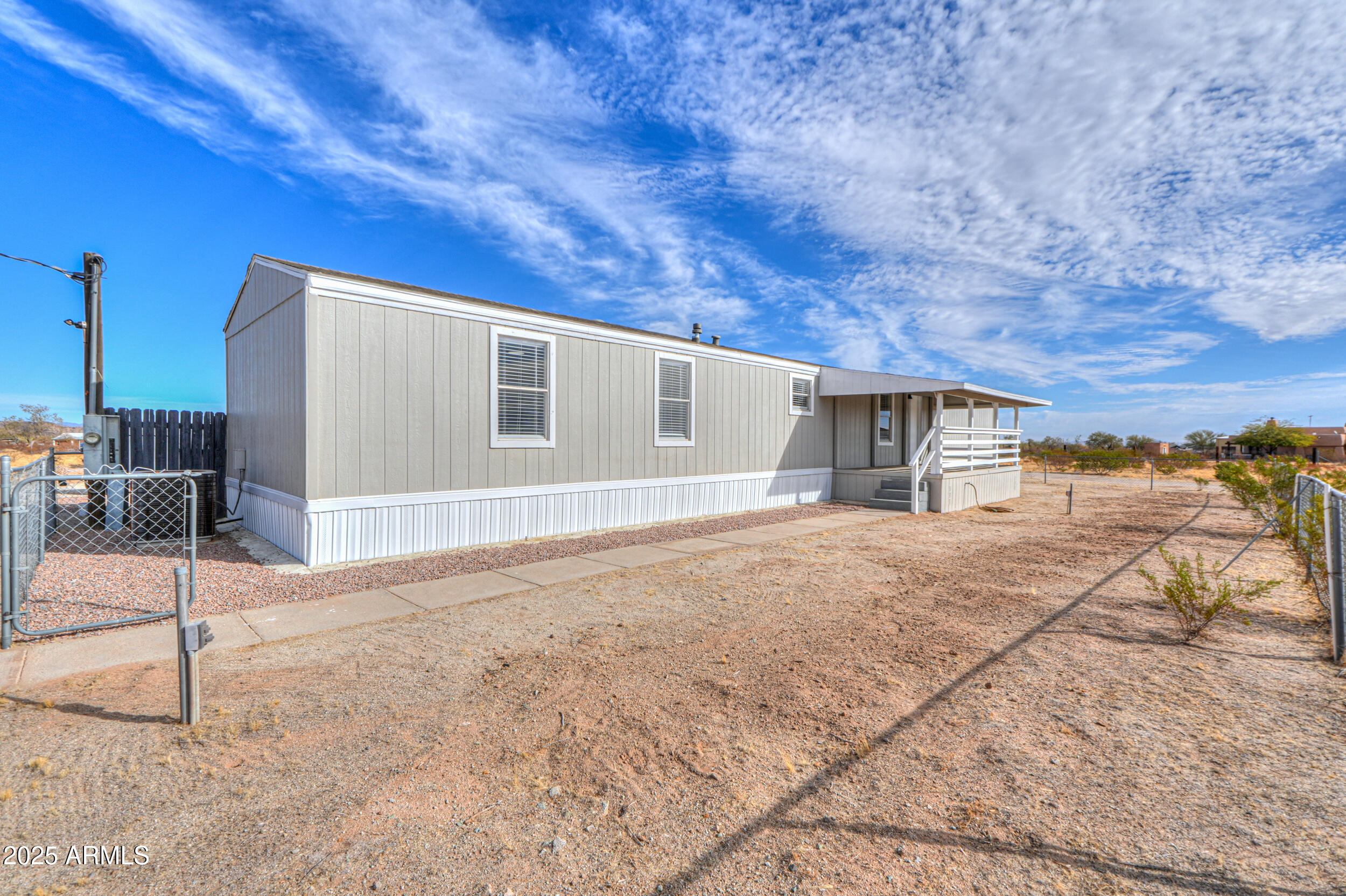 53974 West Barrel Road Maricopa, AZ 85139 - Photo 5 of 57 06