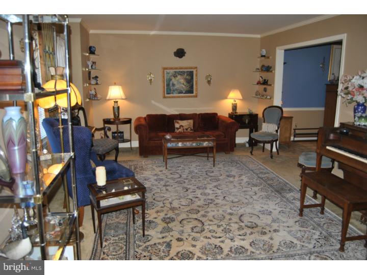 915 Union Meeting Road Blue Bell, PA 19422 - Photo 8 of 25 Living Room