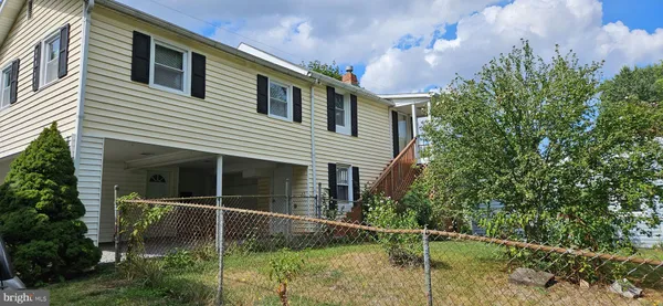 $1,400 | 1057 Foreman Lane, Winchester, VA 22603