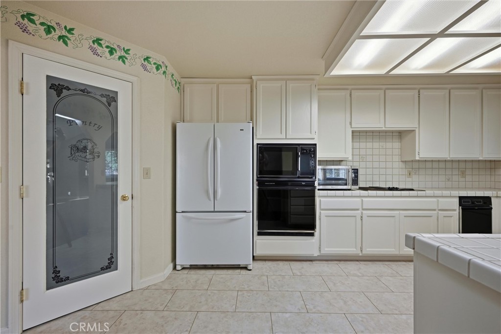 18168 Deer Hill Road Hidden Valley Lake, CA 95467 - Photo 17 of 35