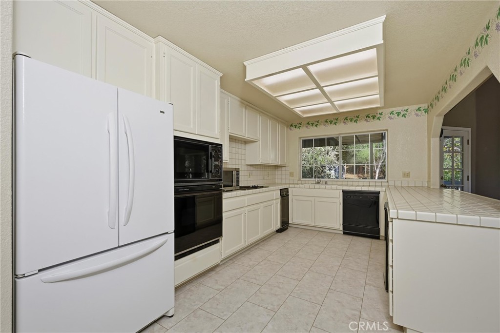 18168 Deer Hill Road Hidden Valley Lake, CA 95467 - Photo 18 of 35