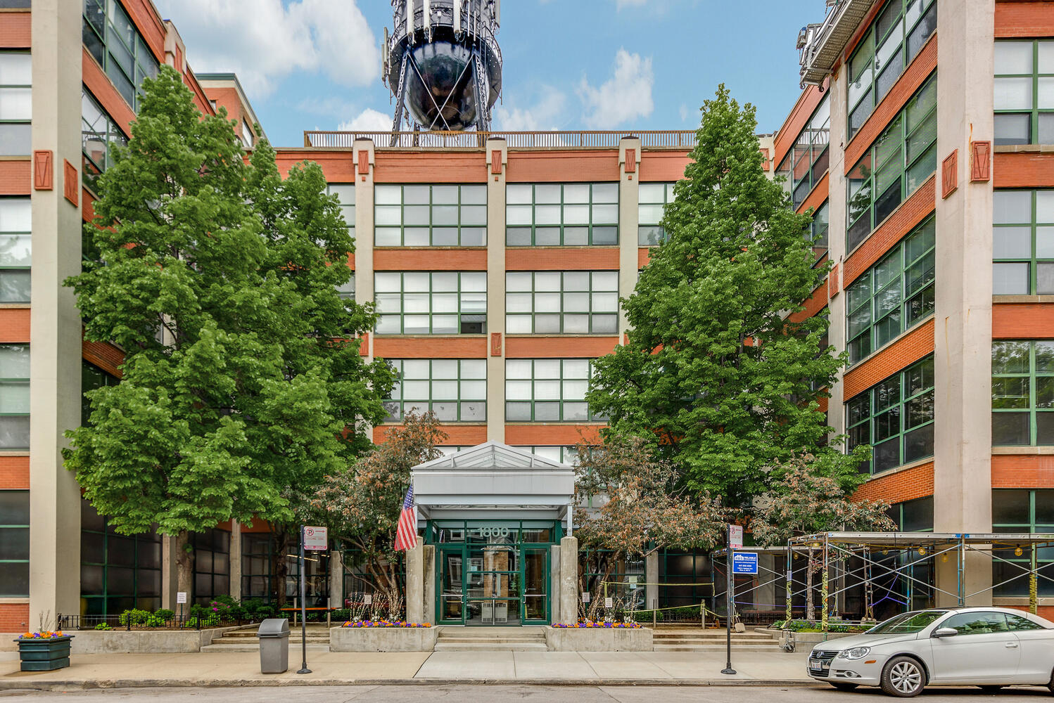 1800 West Roscoe Street, Unit 333 Chicago, IL 60657 - Photo 1 of 24