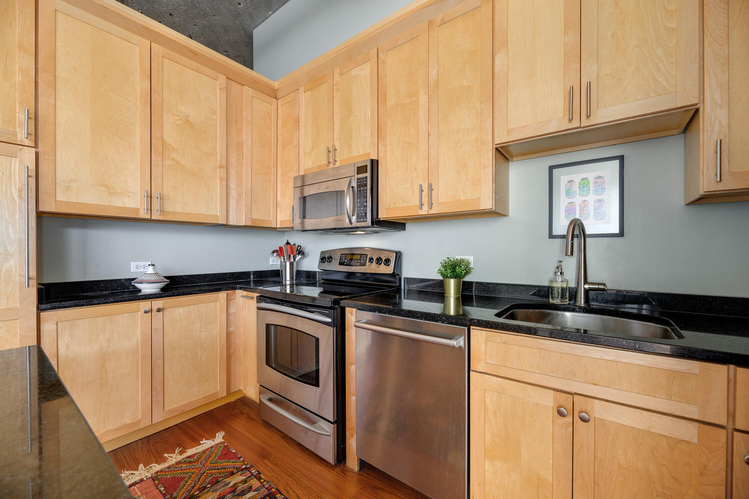 1800 West Roscoe Street, Unit 333 Chicago, IL 60657 - Photo 13 of 24