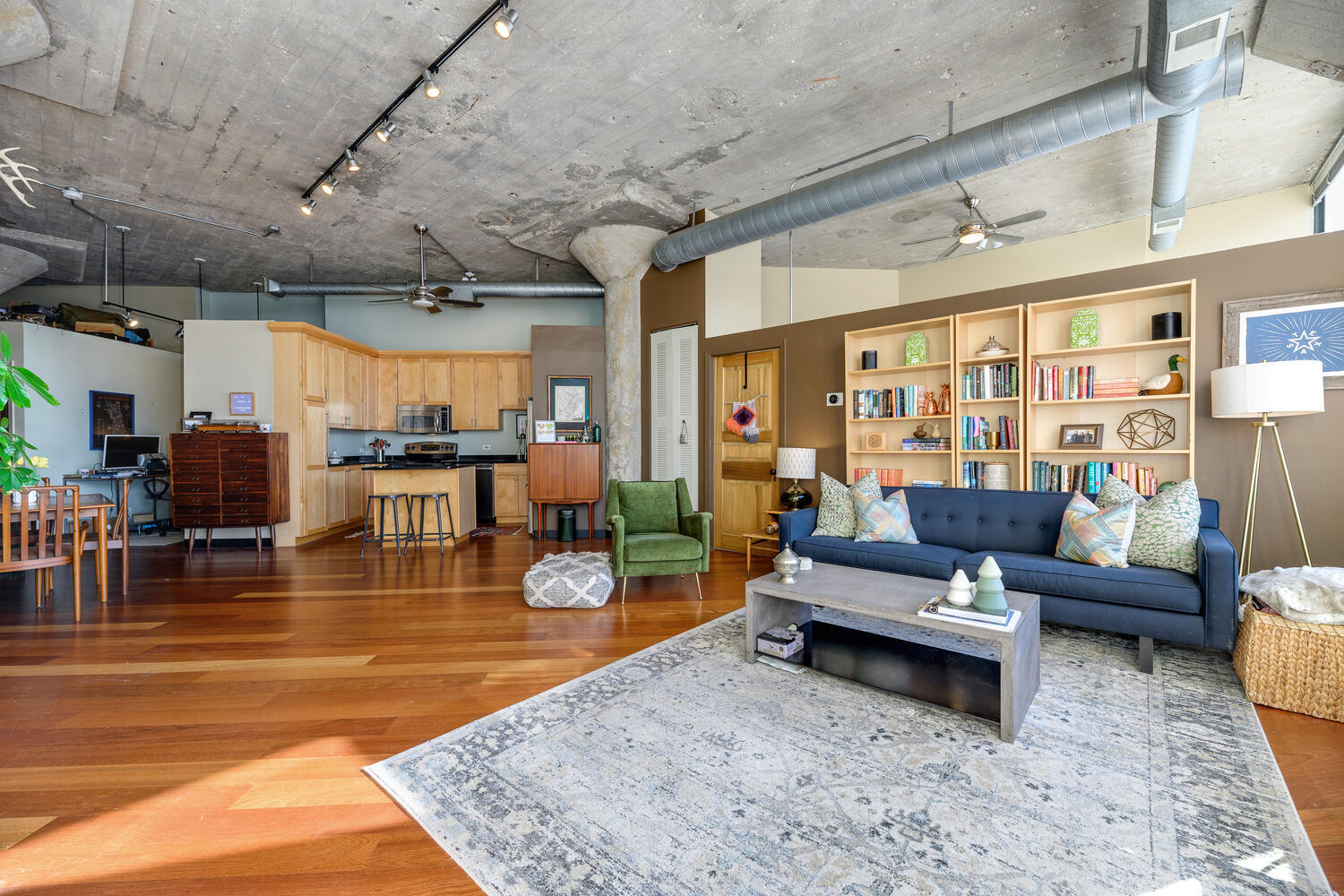 1800 West Roscoe Street, Unit 333 Chicago, IL 60657 - Photo 9 of 24