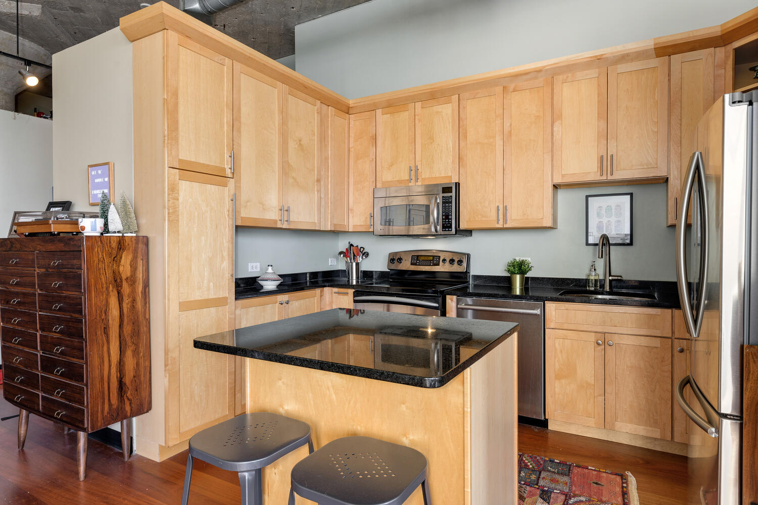 1800 West Roscoe Street, Unit 333 Chicago, IL 60657 - Photo 10 of 24