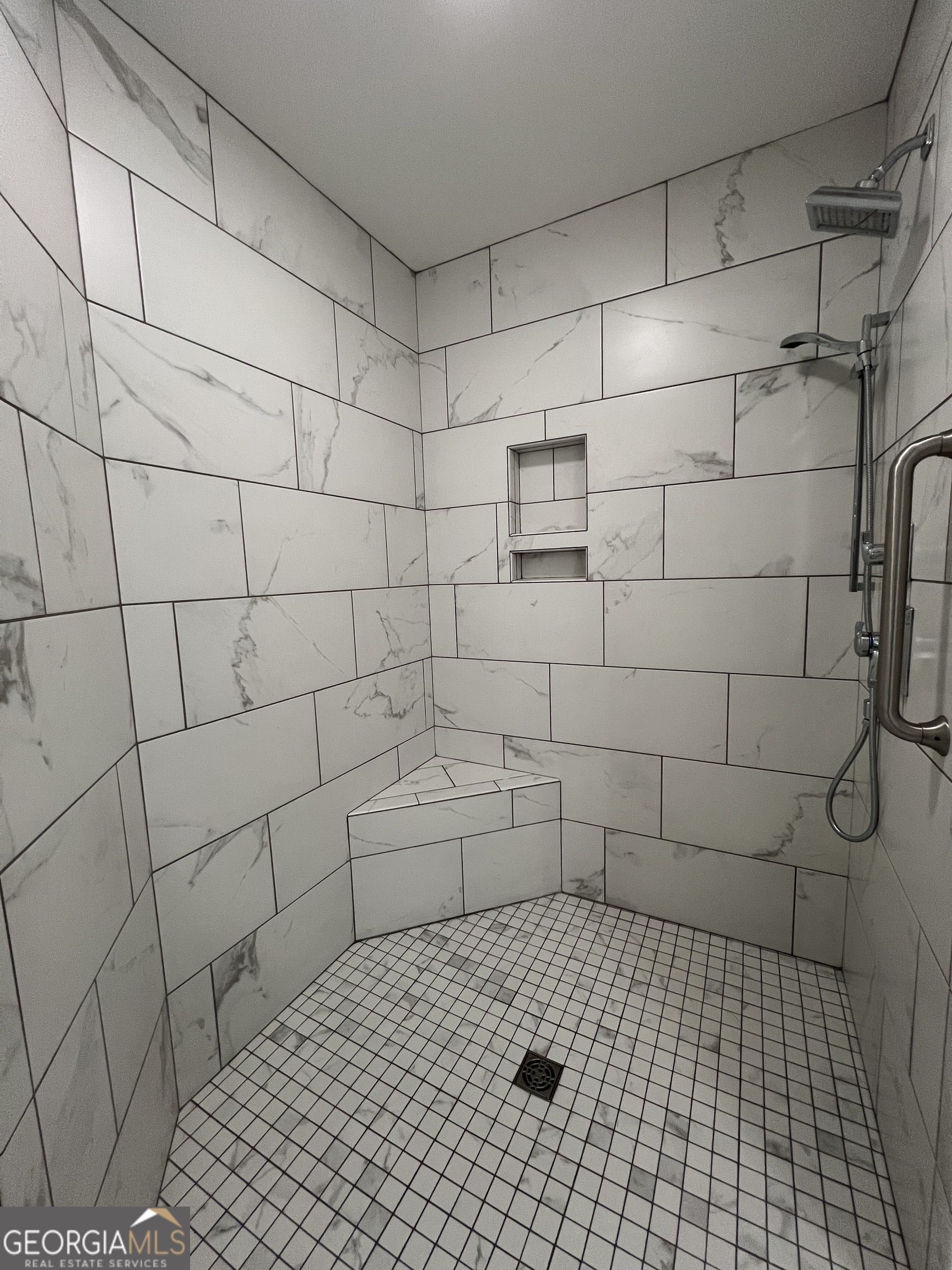 166 Montego Bay Road Northwest Milledgeville, GA 31061 - Photo 14 of 42 a bathroom with a shower