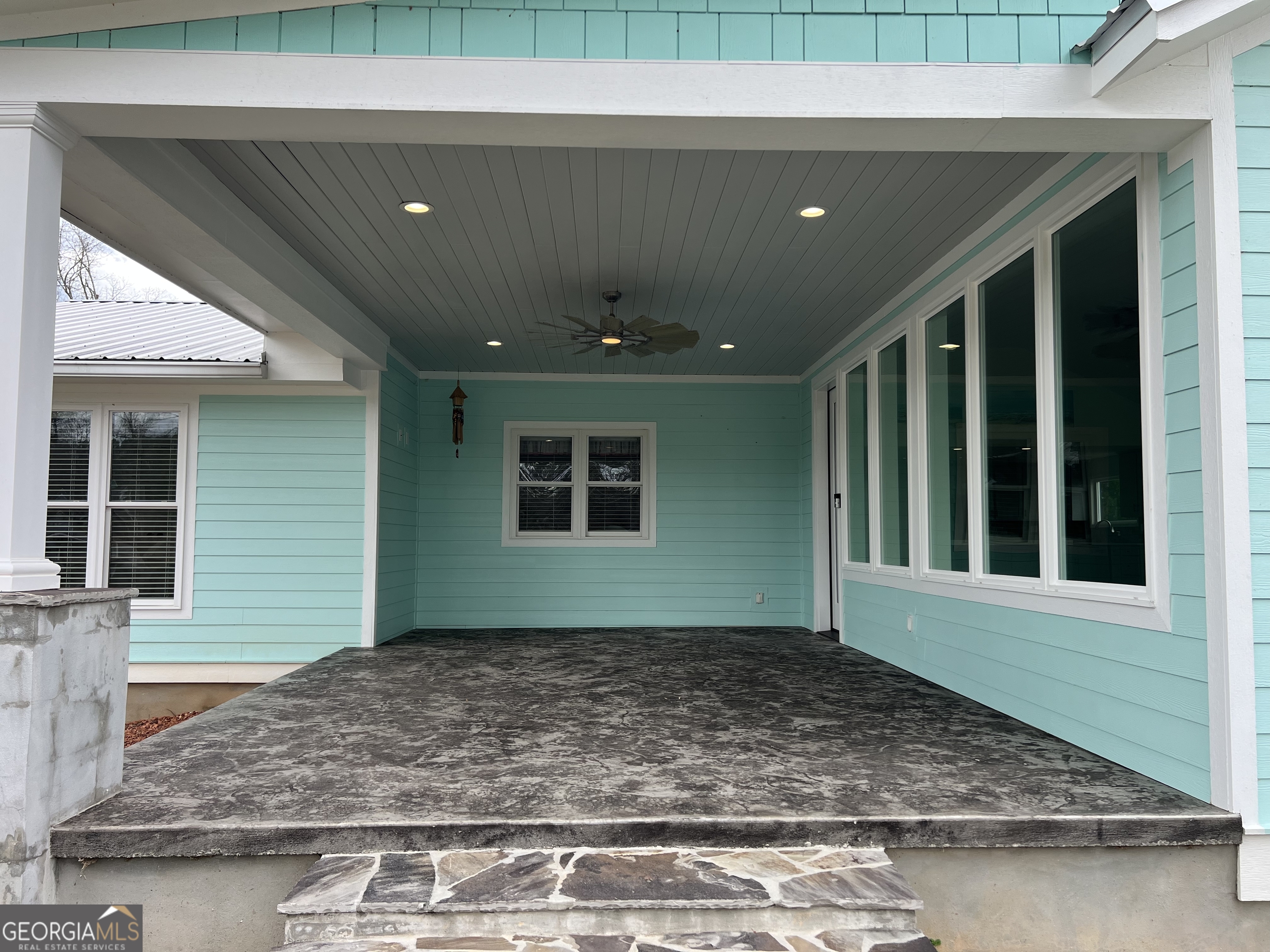 166 Montego Bay Road Northwest Milledgeville, GA 31061 - Photo 21 of 42 a view of a garage