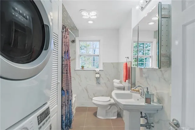 $4,200 | 81 Opper Road, Stamford, CT 06903