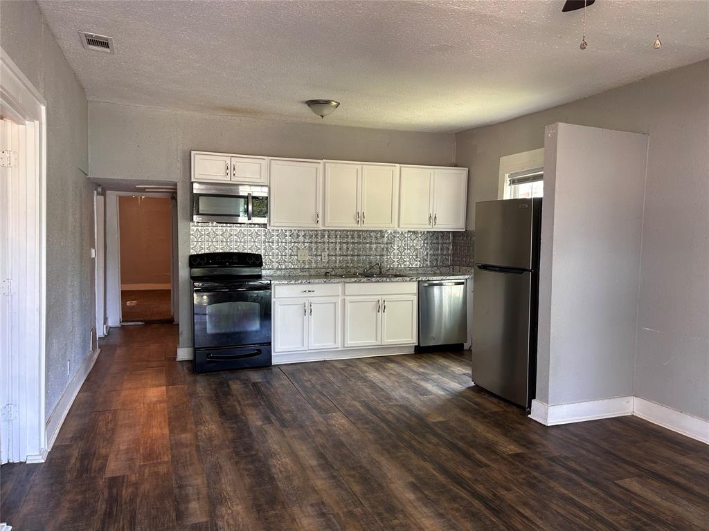 615 South Throckmorton St