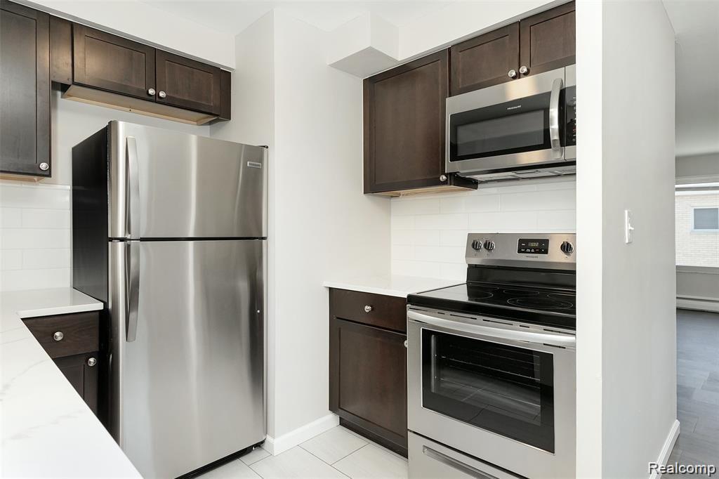 3340 Greenfield Road, Unit 15 Royal Oak, MI 48073 - Photo 7 of 17