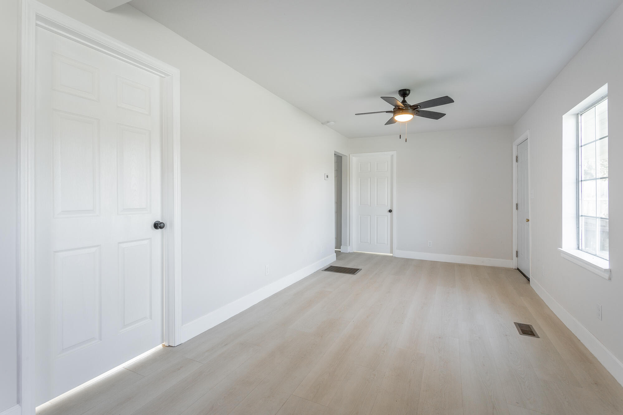 601 Long Street Dayton, TN 37321 - Photo 6 of 17 LivingRoom