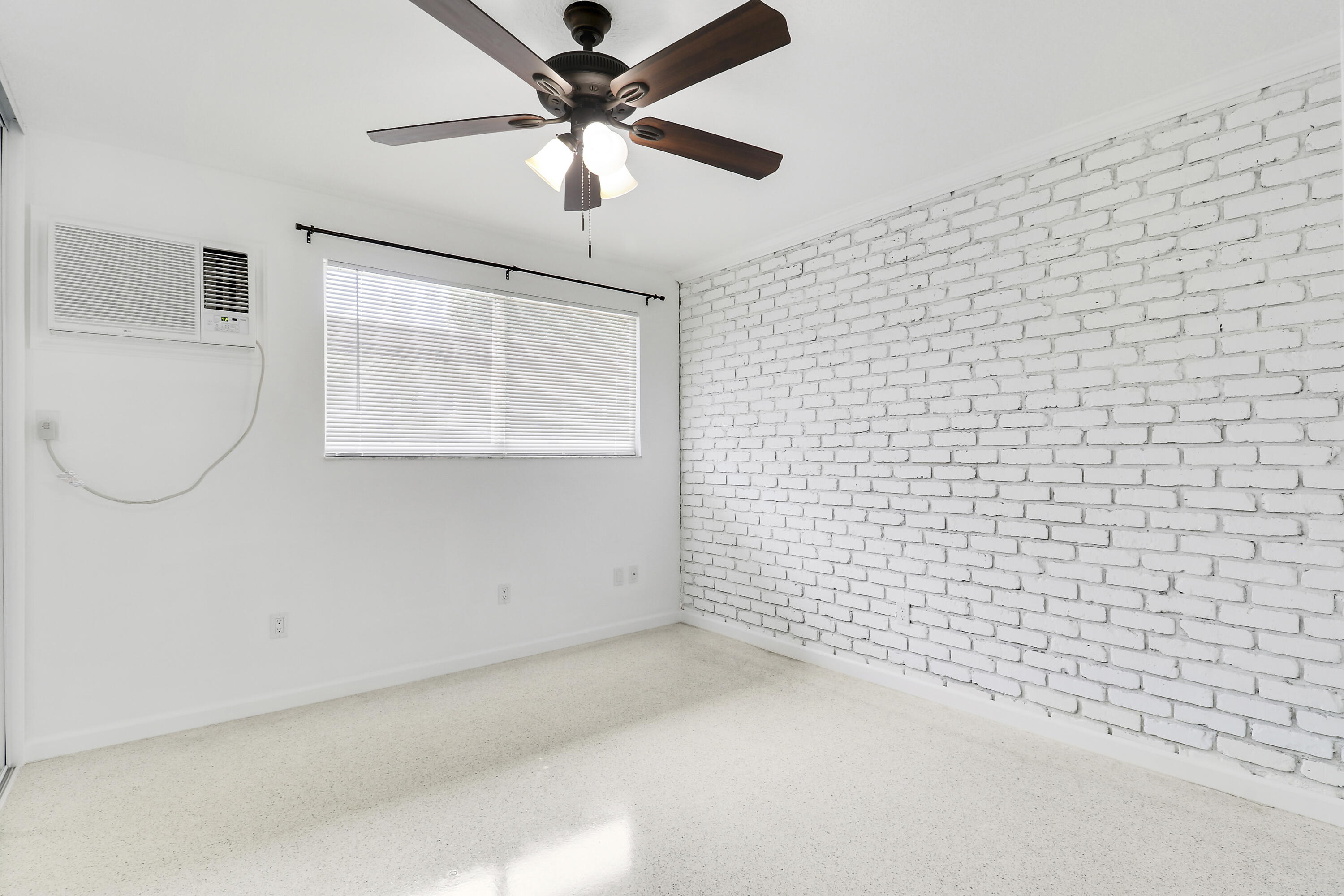 704 Omar Road, Unit 6 West Palm Beach, FL 33405 - Photo 15 of 17 House-21