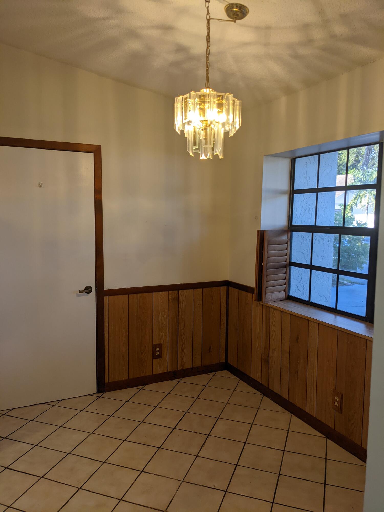 23435 Country Club Drive East Boca Raton, FL 33428 - Photo 6 of 12 PXL_20220805_231016078
