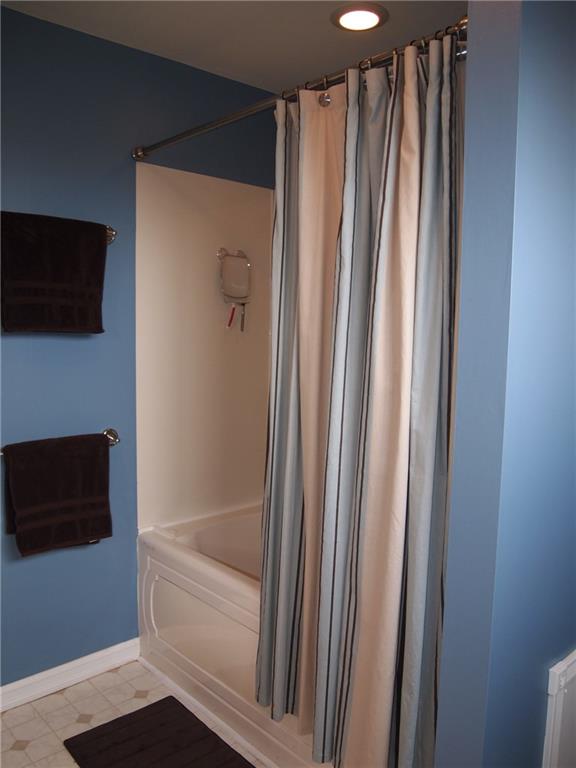 936 Lindsay Road Carnegie, PA 15106 - Photo 14 of 25 Relax in this jetted tub.
