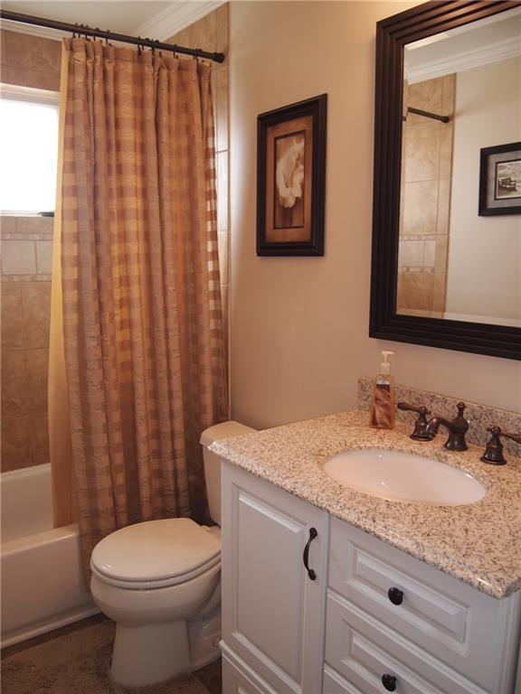 936 Lindsay Road Carnegie, PA 15106 - Photo 19 of 25 Totally renovated guest bath room - everything is new even the tub tile surround.