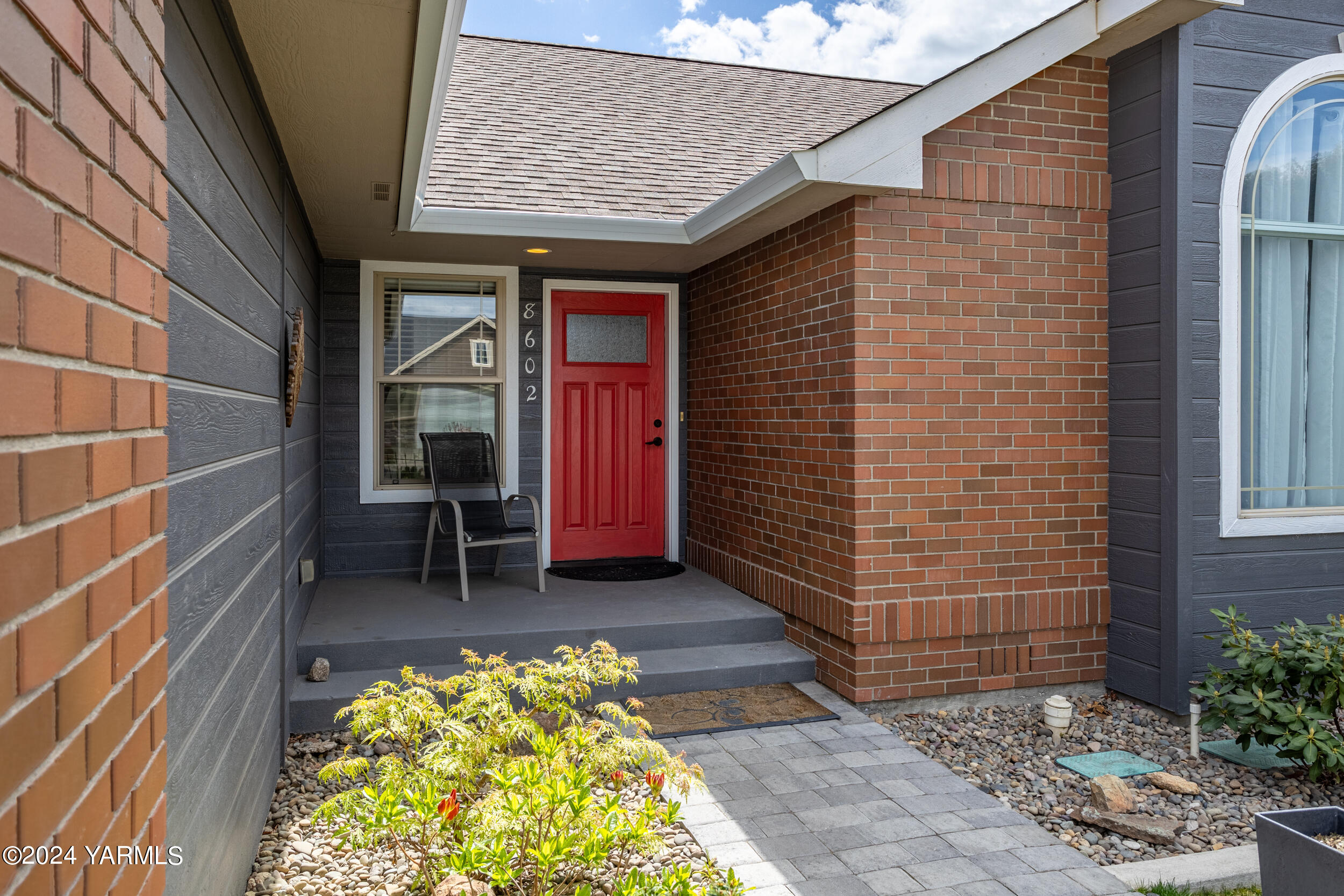 8602 Midvale Road Yakima, WA 98908 - Photo 5 of 32 .