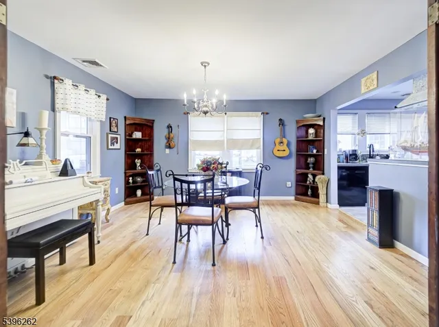 $499,900 | 26 Bellows Lane, Montville, NJ 07082