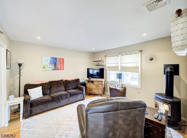 $499,900 | 26 Bellows Lane, Montville, NJ 07082