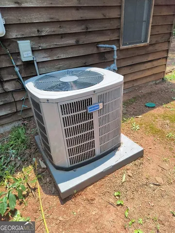 a house view with a outdoor space