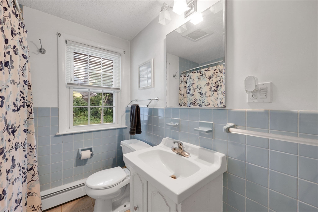 101 Fenimore Boulevard Springfield, MA 01108 - Photo 16 of 28