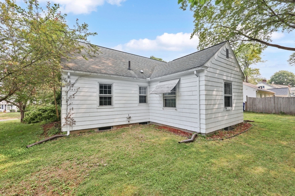 101 Fenimore Boulevard Springfield, MA 01108 - Photo 24 of 28
