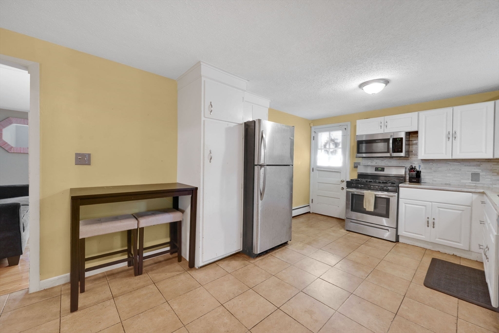 101 Fenimore Boulevard Springfield, MA 01108 - Photo 4 of 28