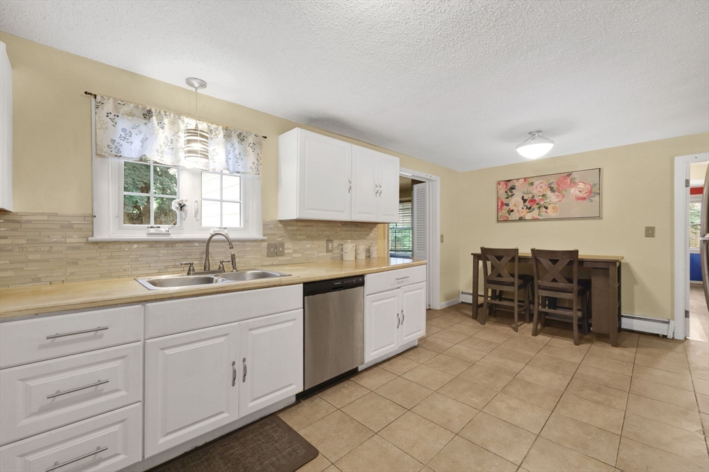 101 Fenimore Boulevard Springfield, MA 01108 - Photo 6 of 28