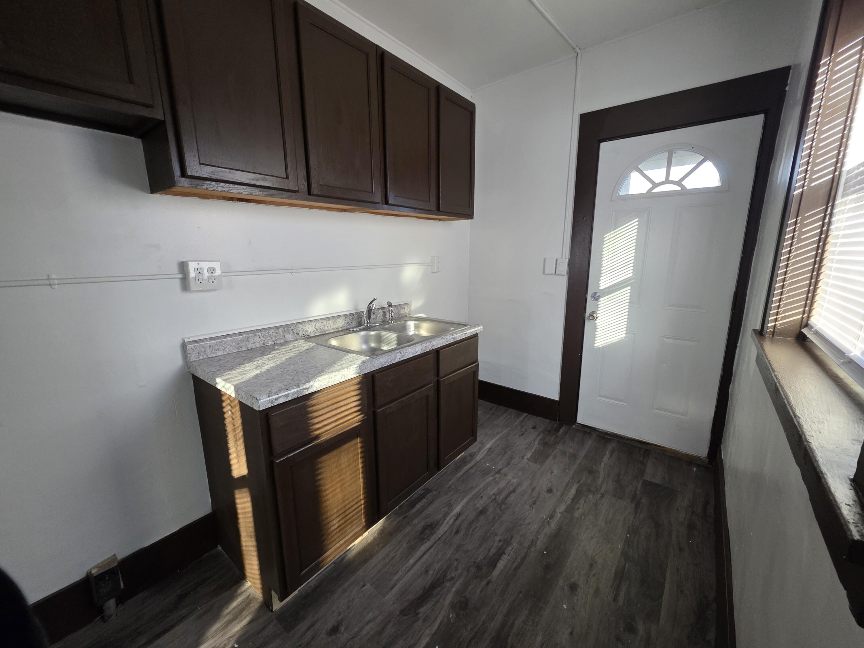 1515 Taylor Avenue, Unit 1 Racine, WI 53403 - Photo 4 of 16 Kitchen